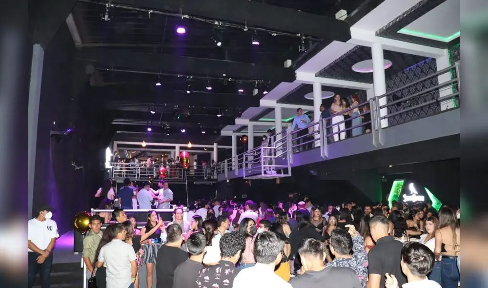 Locales se encontraban abarrotados de jóvenes. Foto: MPT