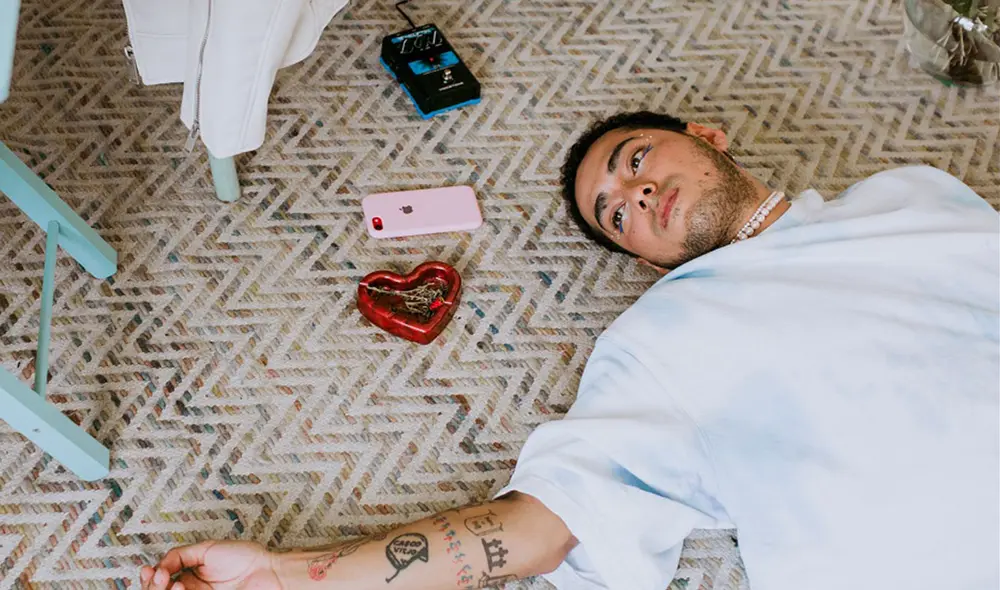 Ademir Malca es la persona detrás del artista Ademilxhora. Foto: Ademilxhora/Instagram