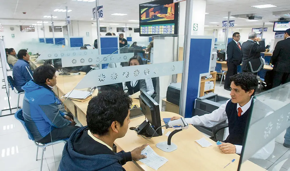 Cálculo. En el sector público, serían alrededor de 100.000 trabajadores tercerizados los que pasarían a la planilla del Estado. Foto: Andina Cálculo. En el sector público, serían alrededor de 100.000 trabajadores tercerizados los que pasarían a la planilla del Estado. Foto: Andina