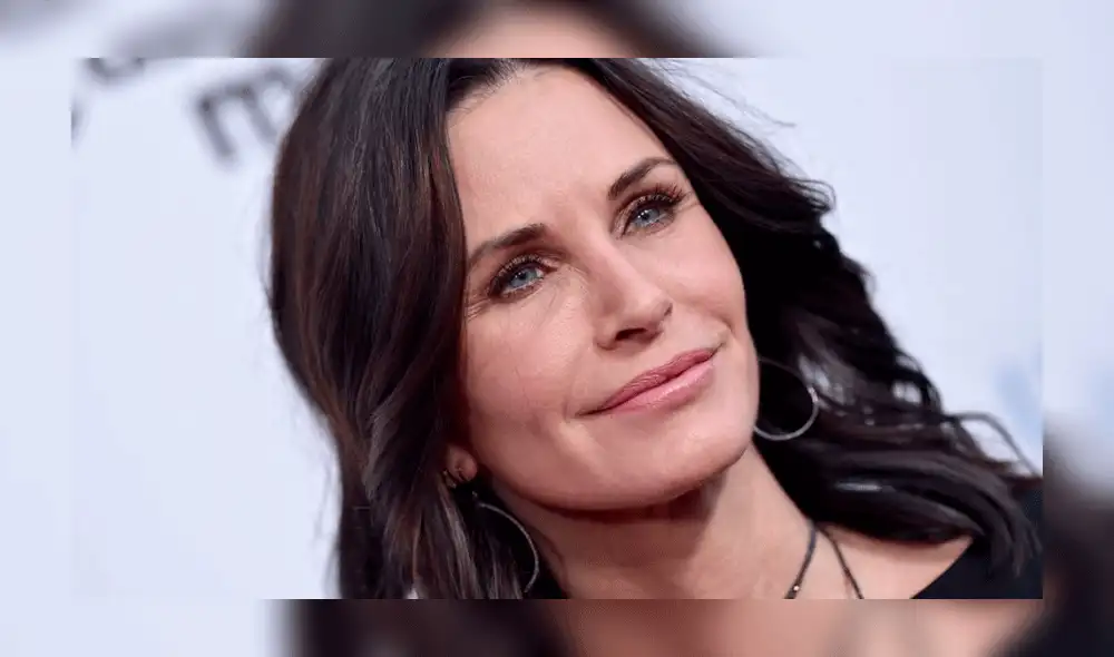 Courteney Cox de 57 años se sometió a diversos retoques estéticos por miedo a envejecer. Foto: Elle