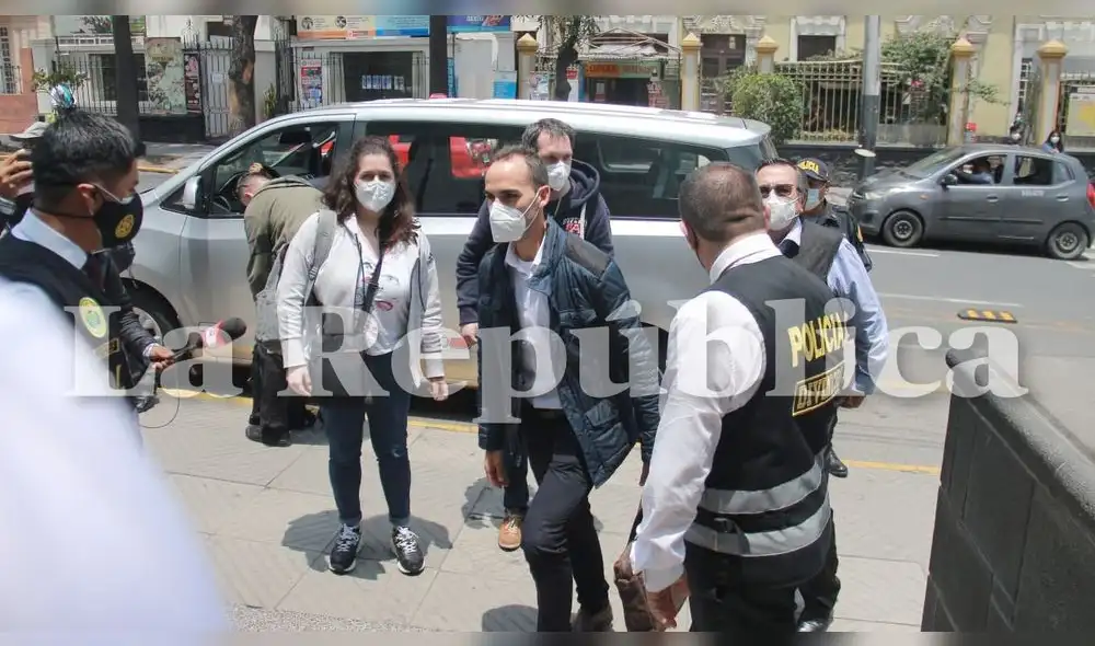 Agentes de la Policía Federal de Bélgica junto al cónsul de dicho país arribaron a la Divincri en Arequipa. Foto: La República / Zintia Fernández