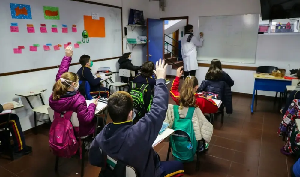 Conoce cuándo comienzan las clases en Chile. Foto: EFE