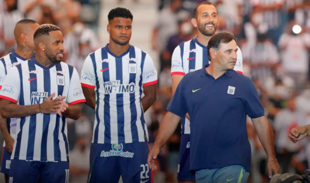 Carlos Bustos fue campeón con Alianza Lima en 2021. Foto: GLR