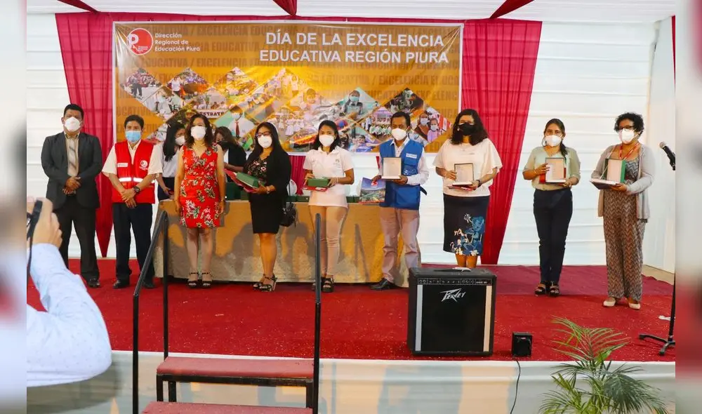 El esfuerzo de docentes y escolares fue premiado. Foto: Gore Piura