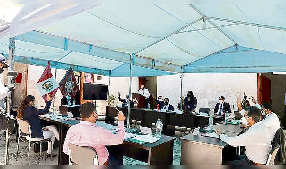 En sus manos. Consejeros votarán aprobación de adenda 13. Foto: La República