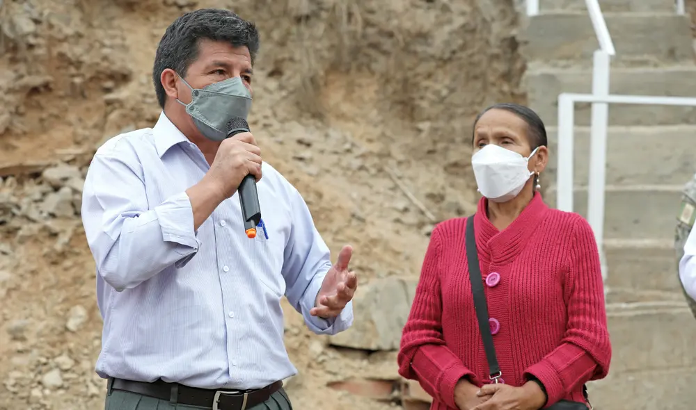 En una actividad oficial del último lunes, el presidente Castillo pidió a la prensa “salir de Lima” y recorres los colegios más alejados de la capital. Foto: Presidencia