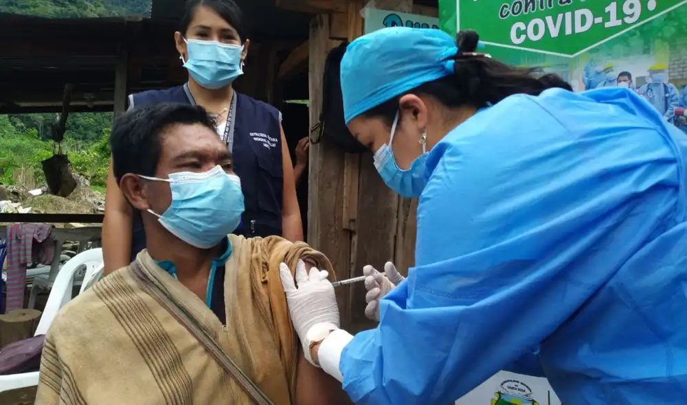 Crece el riesgo por COVID-19 en las comunidades nativas a causa de los grupos antivacunas. Foto: Andina Crece el riesgo por COVID-19 en las comunidades nativas a causa de los grupos antivacunas. Foto: Andina