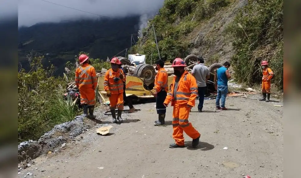 Los propios compañeros de trabajo ayudaron en las labores de rescate. Foto: Doble Zeta Los propios compañeros de trabajo ayudaron en las labores de rescate. Foto: Doble Zeta