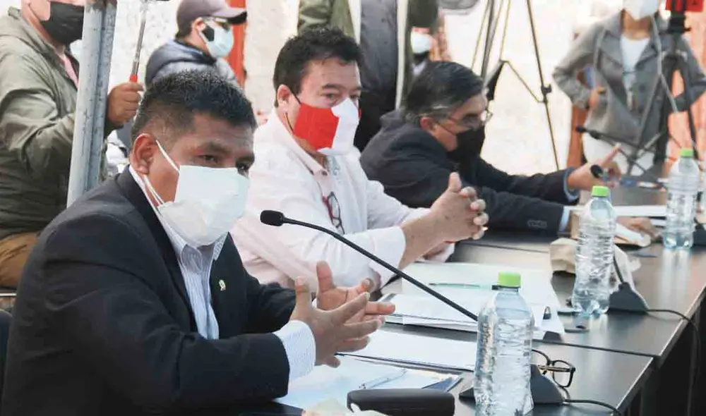 Congresistas se presentaron en el consejo regional. Foto: Zintia Fernández/La República Congresistas se presentaron en el consejo regional. Foto: Zintia Fernández/La República