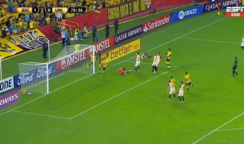 Universitario vs. Barcelona SC: Garcés aumentó el maracdor para los locales. Foto: captura ESPN Universitario vs. Barcelona SC: Garcés aumentó el maracdor para los locales. Foto: captura ESPN