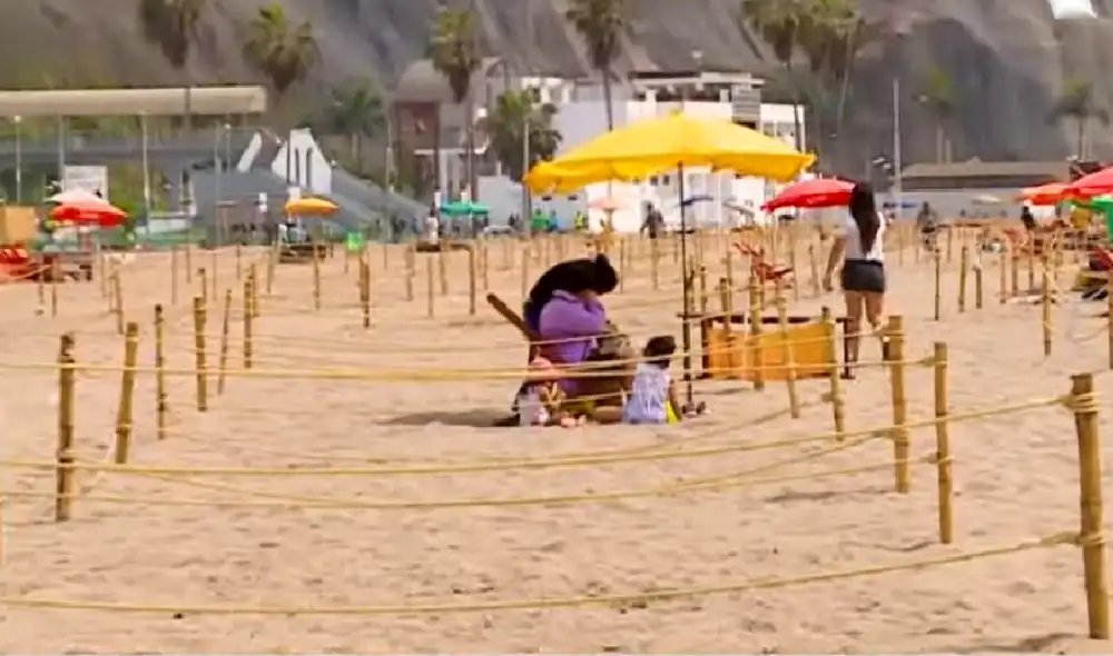 La ley señala que todos los terrenos colindantes a las playas deben de tener cada 1.000 metros una vía de acceso libre. Foto: captura de Panamericana