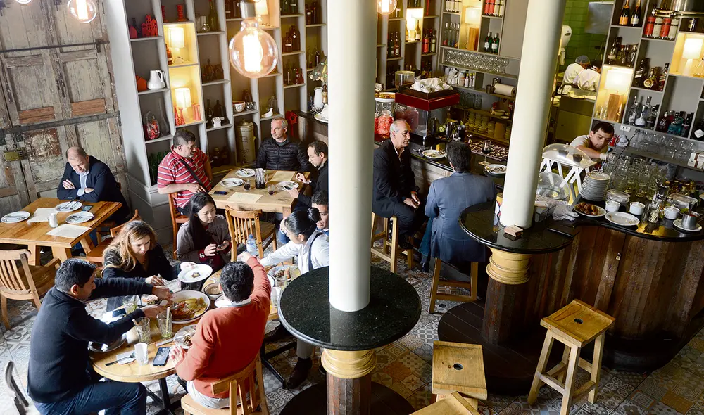 Nuevos criterios. El Ejecutivo detallará el alcance tras propuesta del Minsa de elevar al 100% los aforos a nivel nacional. Foto: La República