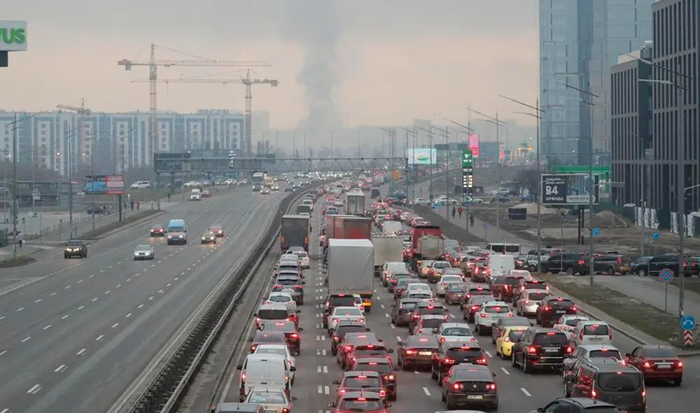 El alcalde de Kiev, Vitali Klitschkó, hizo un llamado y pidió a los habitantes de la capital mantener la calma y quedarse en casa. Foto: EFE