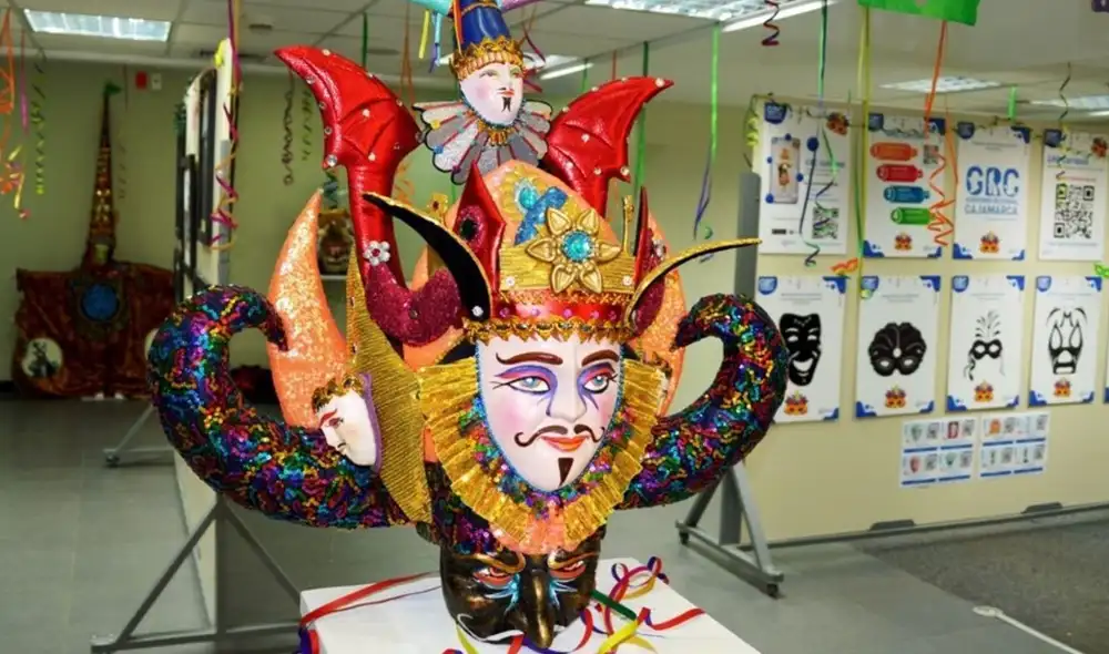 Se exhiben trajes típicos de los barrios, gastronomía, máscaras, instrumentos musicales, pintura. Foto: Eduard Lozano Se exhiben trajes típicos de los barrios, gastronomía, máscaras, instrumentos musicales, pintura. Foto: Eduard Lozano