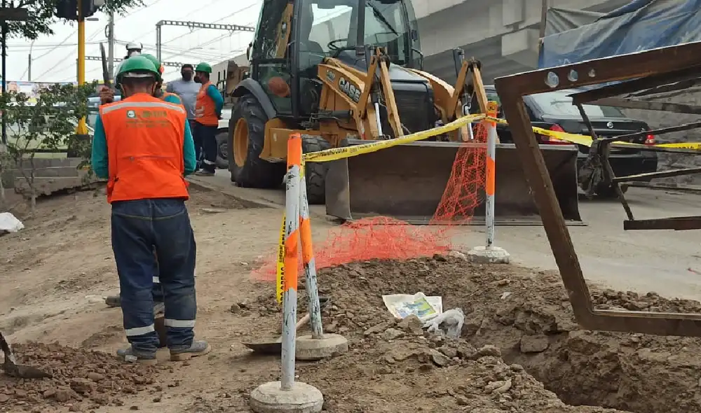 Tramo de la obra ubicado al frente del teatro municipal en San Juan de Lurigancho. Foto: Urpi / La República