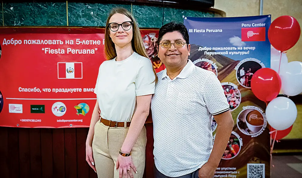 Promotor de la cultura peruana. Arturo Condori Romero lleva 20 años viviendo en Ucrania. Aún no quiere irse de Kiev. Foto: difusión