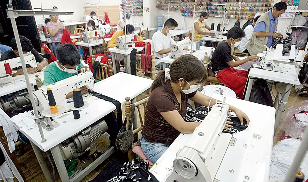 Objetivo. Eliminación parcial de la tercerización busca garantizar los derechos humanos laborales, como lo es la igualdad salarial, explicó el MTPE. Foto: Andina