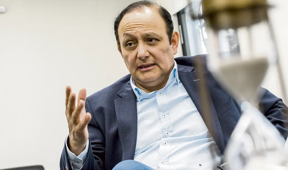 Salida. Walter Gutiérrez ya tiene el mandato vencido, pero parece no haber interés en sacarlo. Foto: John Reyes/La República