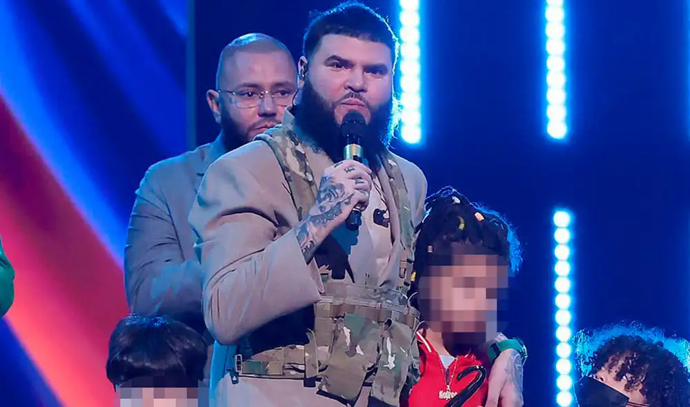 Farruko se conmueve en premios Lo Nuestro 2022. Foto: Univisión/Instagram Farruko se conmueve en premios Lo Nuestro 2022. Foto: Univisión/Instagram