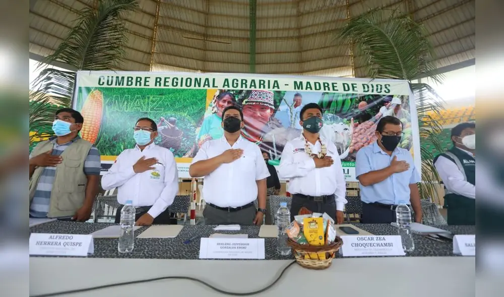 Ministro contempla medidas para abordar la problemática de los pequeños productores. Foto: Midagri Ministro contempla medidas para abordar la problemática de los pequeños productores. Foto: Midagri