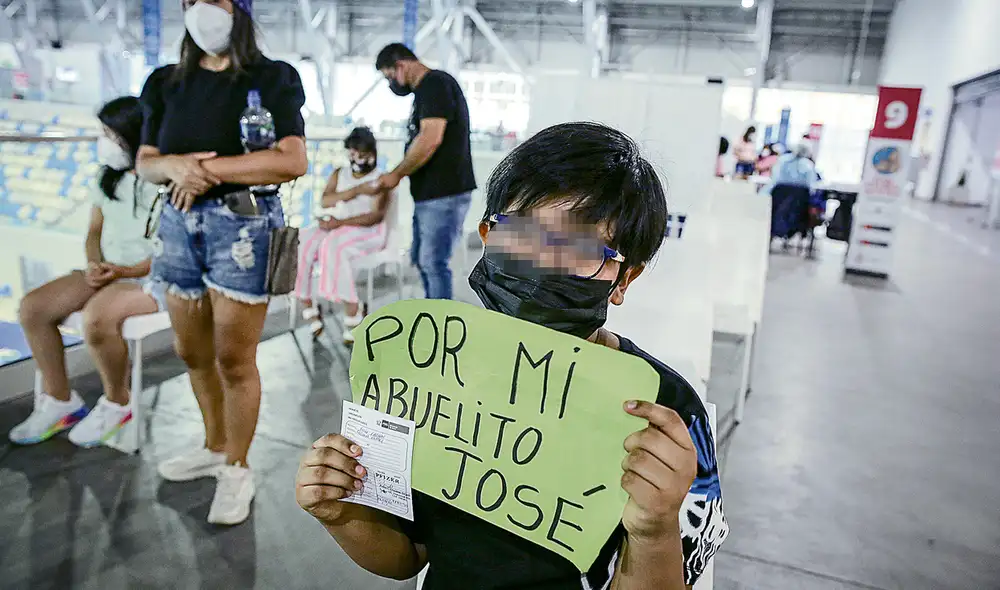 Protección. Niños deben estar vacunados para evitar riesgos. Háganlo por los que ya no están. Foto: John Reyes / La República Protección. Niños deben estar vacunados para evitar riesgos. Háganlo por los que ya no están. Foto: John Reyes / La República