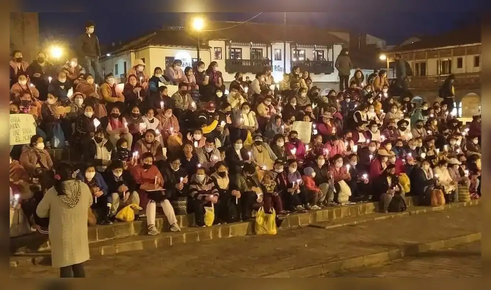 Vigilia en Cusco por la paz en Ucrania. Foto: Cortesía