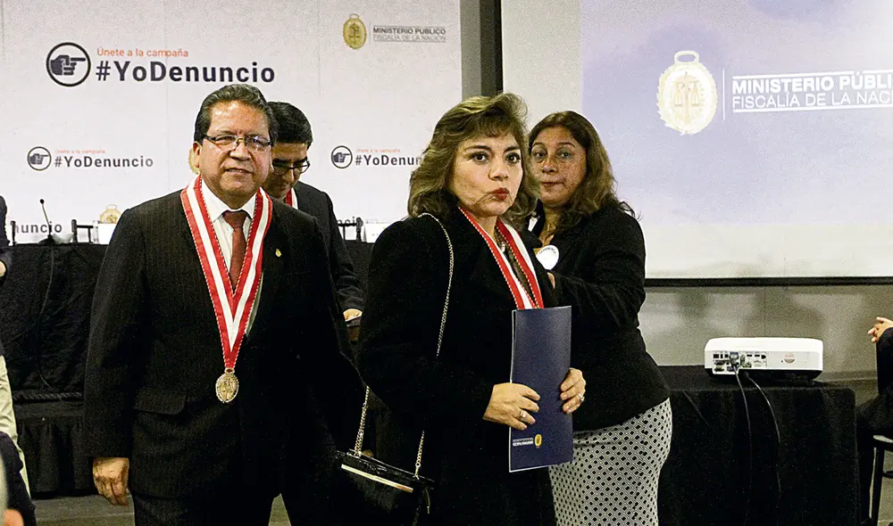 En peligro. La fiscal de la Nación, Zoraida Ávalos, y el fiscal supremo titular Pablo Sánchez están bajo ataque de políticos temerosos de investigaciones por presuntos actos de corrupción. Foto: Virgilio Grajeda / La República En peligro. La fiscal de la Nación, Zoraida Ávalos, y el fiscal supremo titular Pablo Sánchez están bajo ataque de políticos temerosos de investigaciones por presuntos actos de corrupción. Foto: Virgilio Grajeda / La República