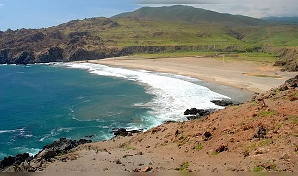 El alcalde también informó que la gobernadora de Arequipa se comprometió con entregar un bus para el traslado de 25 estudiantes. Foto: Municipalidad de Atiquipa El alcalde también informó que la gobernadora de Arequipa se comprometió con entregar un bus para el traslado de 25 estudiantes. Foto: Municipalidad de Atiquipa