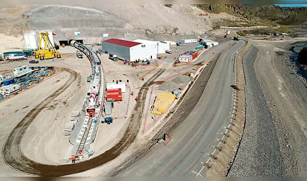 DESPUES DE CASI 15 AÑOS SE RETOMO LA CONSTRUCCION DEL TUNEL TRASANDINO DEL PROYECTO MAJES SIGUAS II. UNA GRAN OBRA QUE SE REALIZARA EN AREQUIPA.