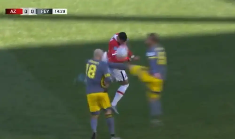 La terrible jugada ocurrió antes del primer cuarto de hora de juego. Foto: captura de ESPN