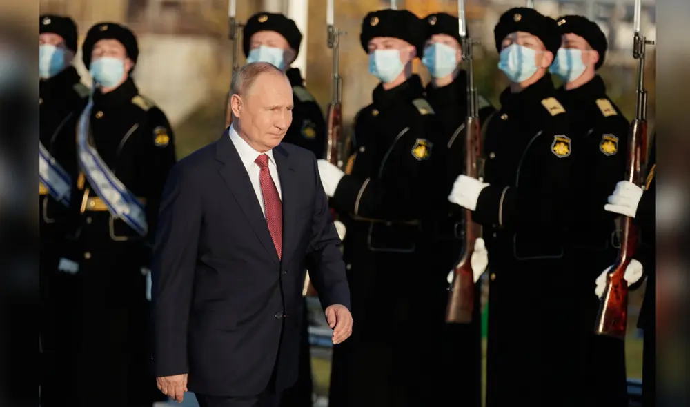 Vladímir Putin en una ceremonia en la península de Crimea el 2021, un territorio que le arrebató a Ucrania el 2014. Foto: agencia