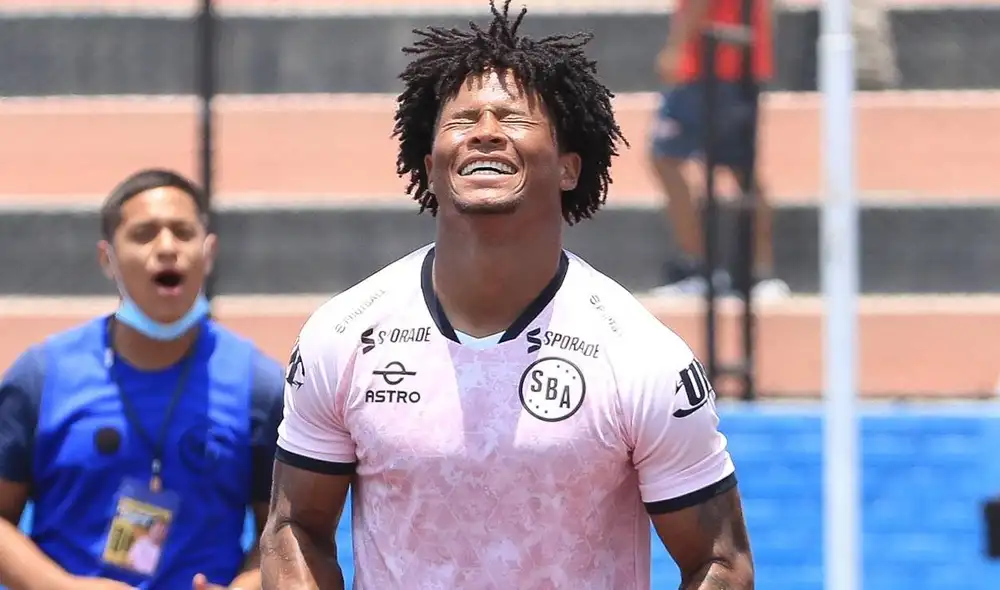 El colombiano Edy Rentería se vistió de héroe, y de tiro libre, anotó el gol de la victoria para Sport Boys. Foto: Twitter @LigaFutProf El colombiano Edy Rentería se vistió de héroe, y de tiro libre, anotó el gol de la victoria para Sport Boys. Foto: Twitter @LigaFutProf