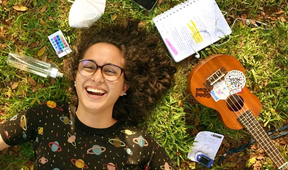 Kelly Aliaga está a pocos días de lanzar su nuevo videoclip, el cual tendrá la participación de varios usuarios de TikTok que hicieron posible la difusión de su canción. Foto: Kelly Aliaga