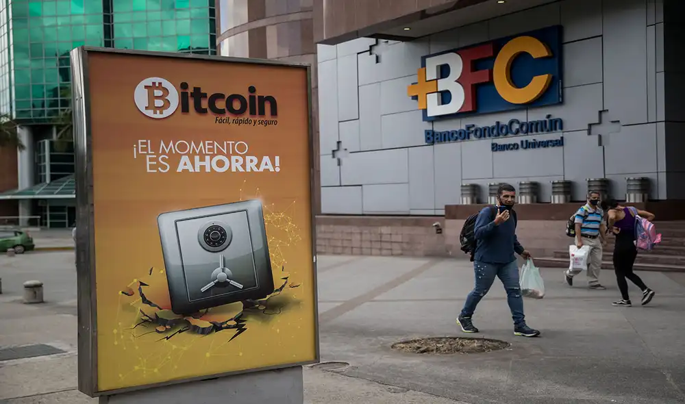 Conoce el precio del dólar hoy de Dólar Monitor y DolarToday en Venezuela, donde se ha incrementado el uso de las criptomonedas por el desplome del bolívar. Foto y video: EFE