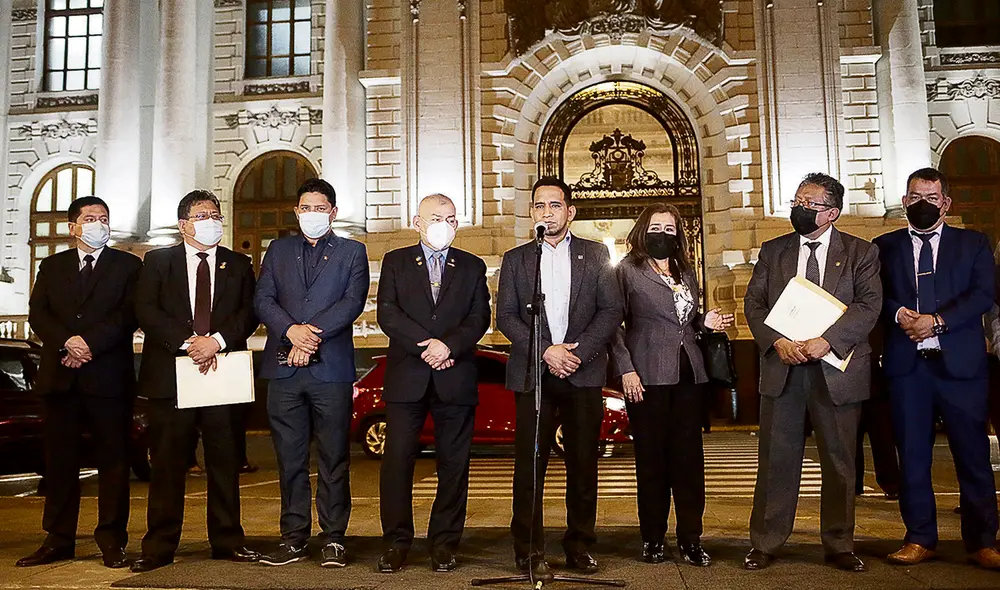 Reunión. Legisladores de AP tendrán hoy una reunión para escuchar la versión de los mencionados por Karelim López. Foto: Gerardo Marín/La República