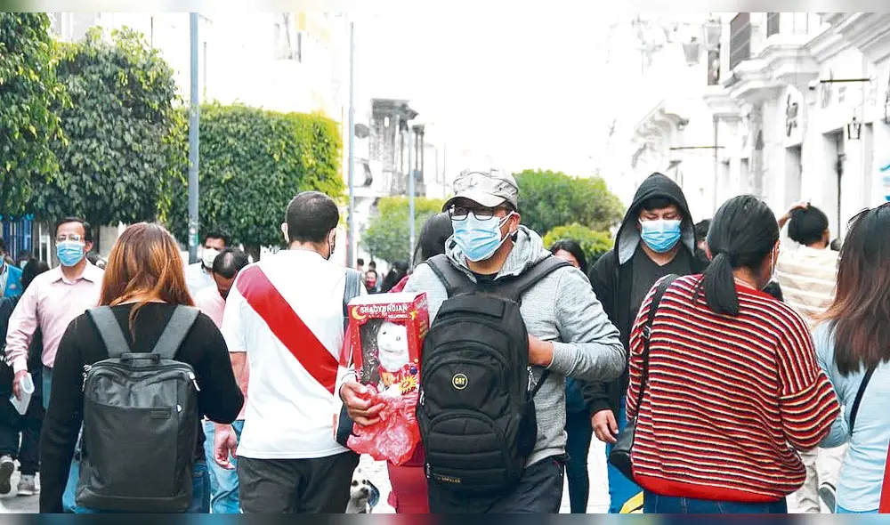 Sigue. Población deberá seguir usando mascarilla en espacios abiertos y cerrados.