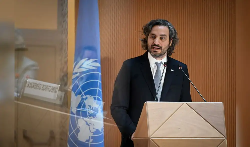 El canciller argentino, Santiago Cafiero, pronuncia un discurso en la apertura de una sesión del Consejo de Derechos Humanos de la ONU el 28 de febrero de 2022, en Ginebra. Foto: AFP