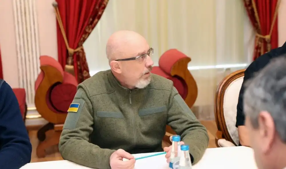 Gobierno ucraniano propone indemnización a cambio de que los soldados rusos entreguen sus armas. Foto: AFP