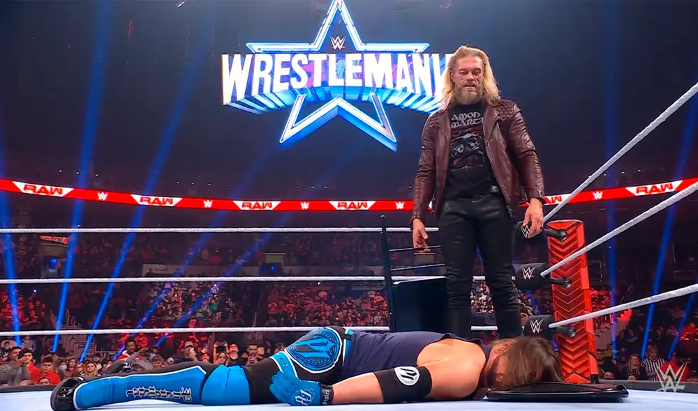 WWE Monday Night Raw cerró con la paliza de Edge sobre AJ Styles. Foto: WWE