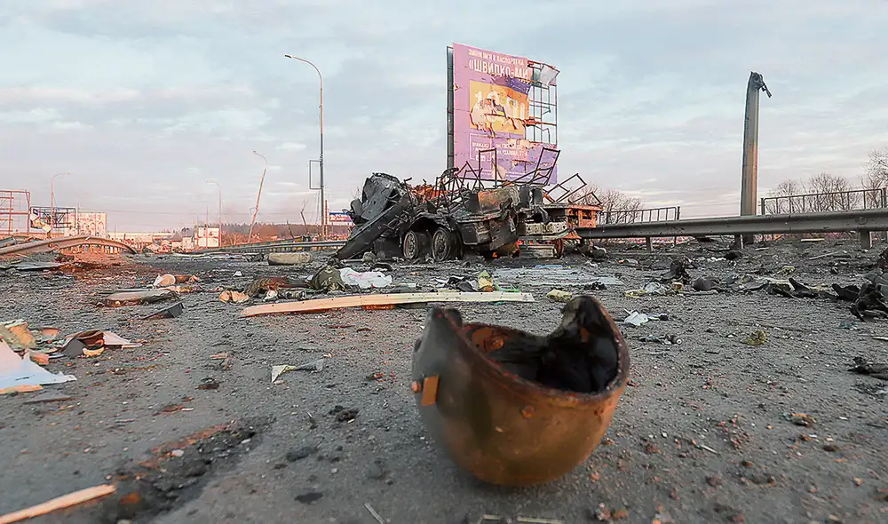 Siguen los combates. Restos de soldados y blindados rusos en algunas calles de Kiev reflejan la dureza de los enfrentamientos armados que continúan en esta y otras ciudades de Ucrania. Foto: EFE Siguen los combates. Restos de soldados y blindados rusos en algunas calles de Kiev reflejan la dureza de los enfrentamientos armados que continúan en esta y otras ciudades de Ucrania. Foto: EFE