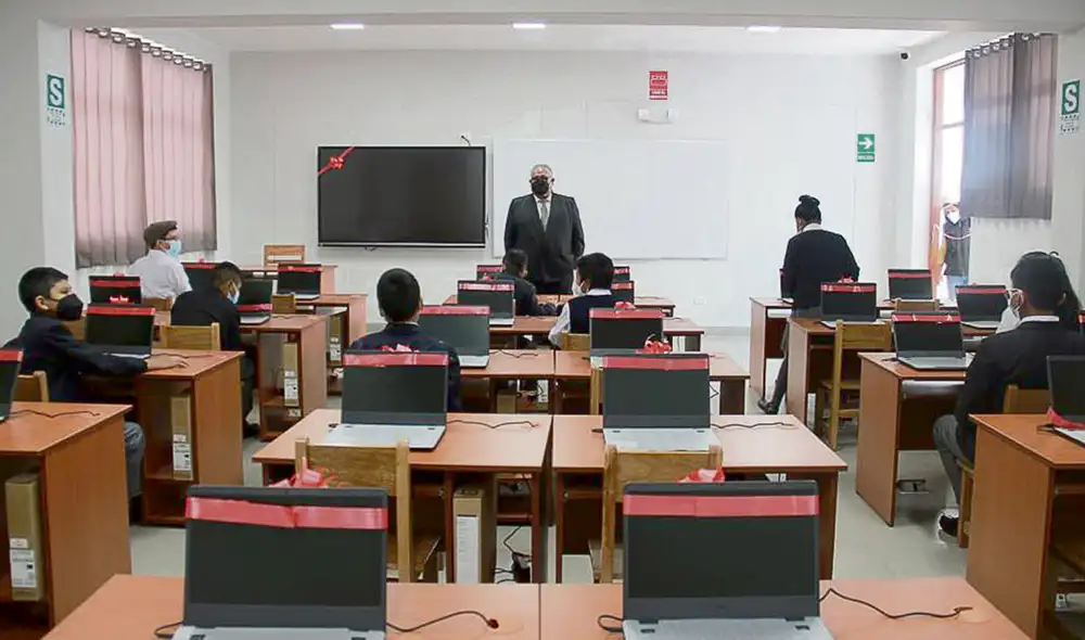 Regreso. Alumnos deben usar mascarilla, guardar distancia y serán supervisados en recreos. Foto: Zintia Fernandez Regreso. Alumnos deben usar mascarilla, guardar distancia y serán supervisados en recreos. Foto: Zintia Fernandez