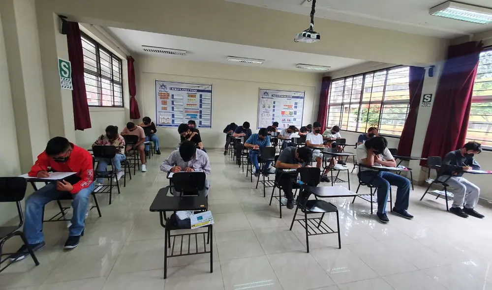 Alumnos rindieron examen en dos turnos: mañana y tarde. Foto: URPI-LR Alumnos rindieron examen en dos turnos: mañana y tarde. Foto: URPI-LR