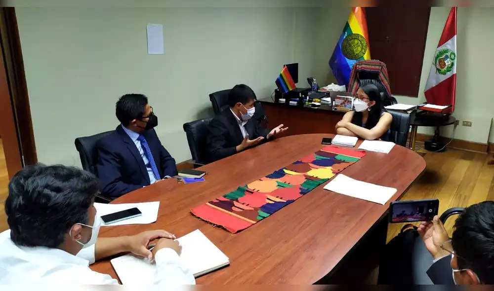 Gobernador Alejo se reunió con congresista Luque. Foto: GORE Puno