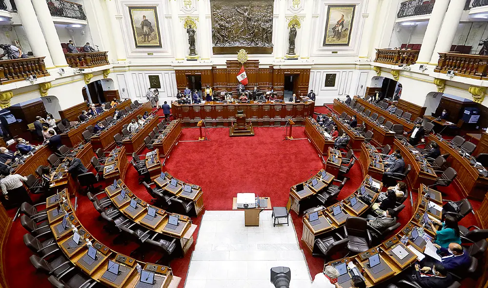 Objetivo. Un sector del Congreso tiene como última misión que Castillo deje Palacio. Plantean dos vías: la vacancia o la acusación constitucional. Foto: Congreso