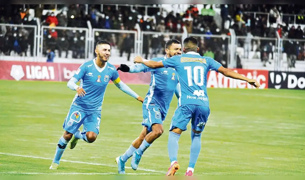 Triunfo. Aubert se une al festejo de sus compañeros en el Bi. Foto: Liga 1 Triunfo. Aubert se une al festejo de sus compañeros en el Bi. Foto: Liga 1