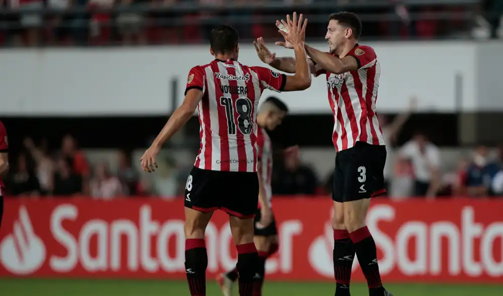 Estudiantes logró avanzar a la siguiente fase tras ganar la serie 2-1. Foto: EFE Estudiantes logró avanzar a la siguiente fase tras ganar la serie 2-1. Foto: EFE