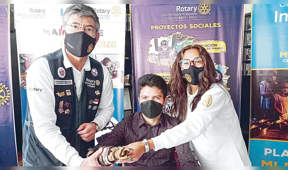 Ayuda. Rotarios mostraron prótesis que serán donadas. Foto: La República