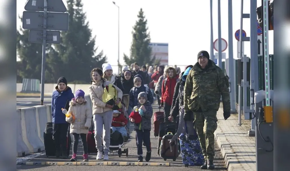 La Acnur ha indicado que la mayoría de ucranianos está huyendo hacia Polonia con el fin de huir de la violencia. Foto: AFP