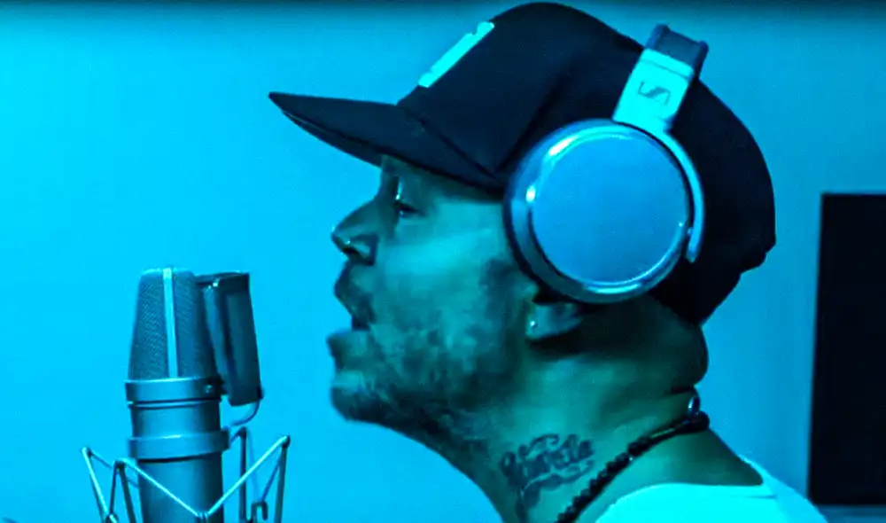 Residente rapeando durante 8 minutos en la Music Session #49 de Bizarrap. Foto: canal de YouTube / Bizarrap