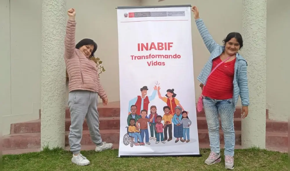 Ellas cuentan con conocimientos previos exigidos para el curso, como informática. Foto: MIMP